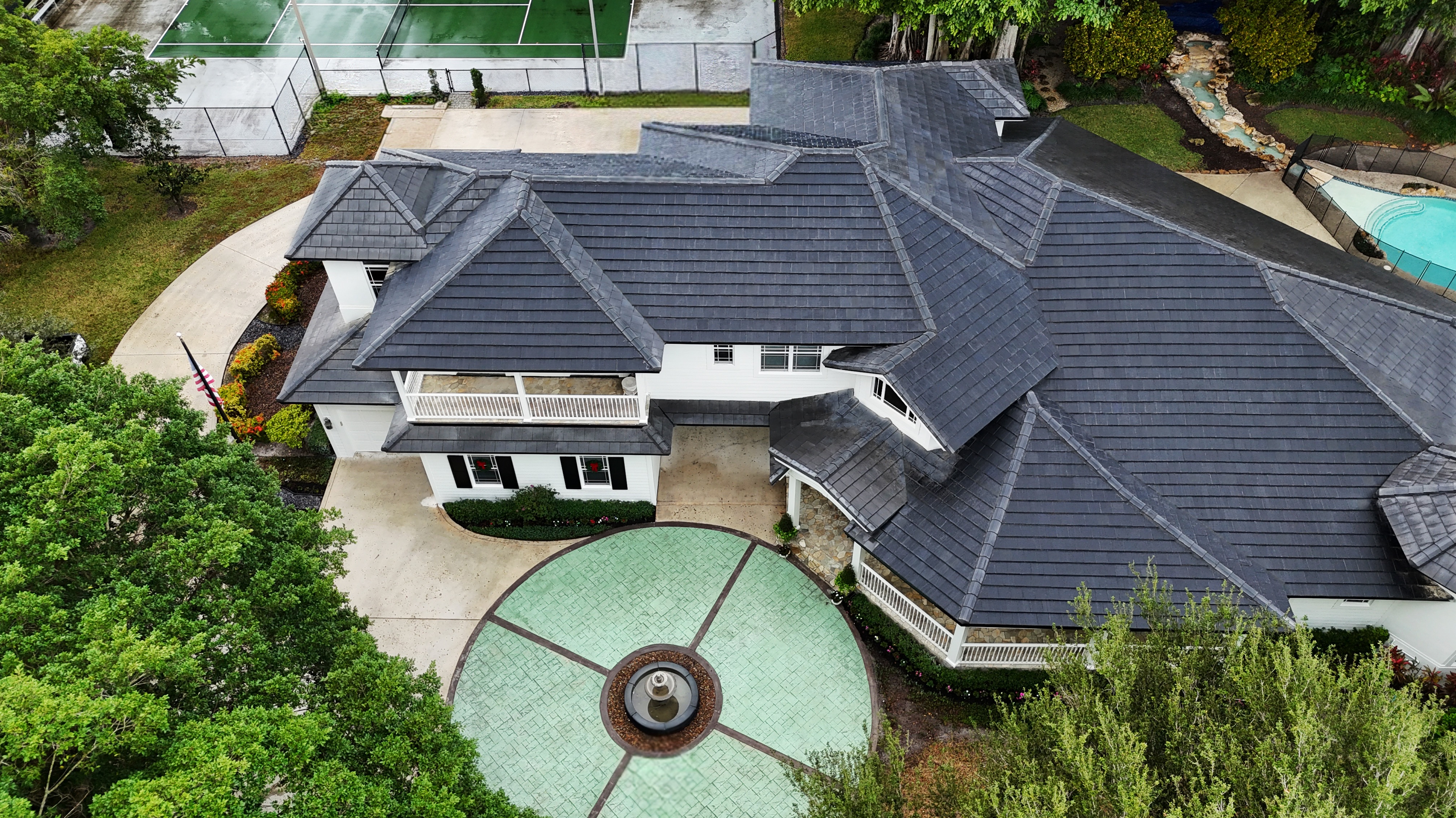 Florida waterfront estate zoom out