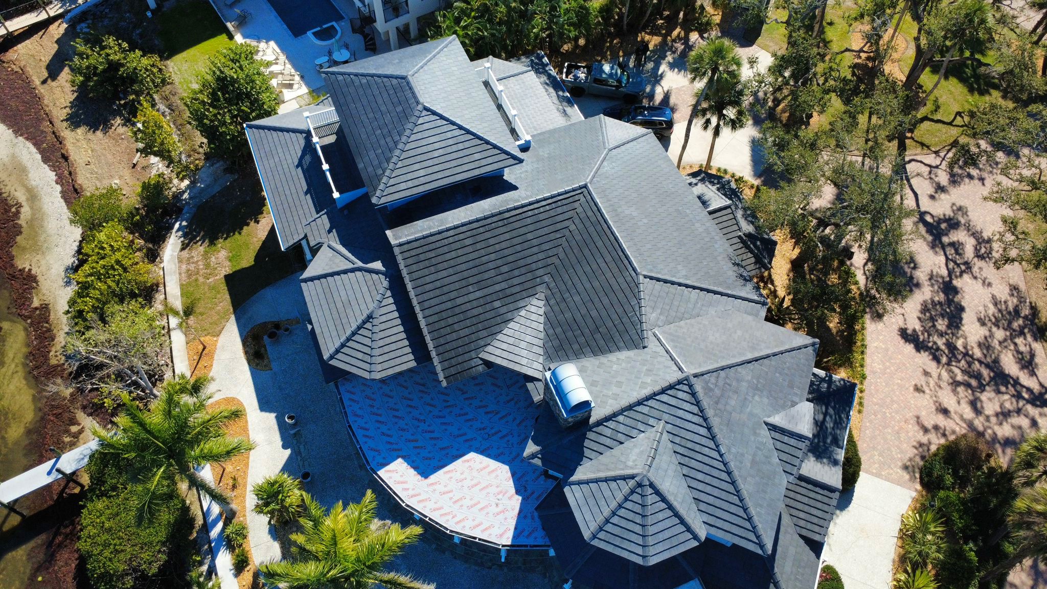 Florida island estate zoom out 2